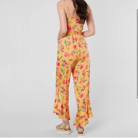 Billabong Yellow Floral Jumpsuit Boho Festival Whimsical Sleeveless Size Medium - Picture 3 of 17